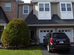 21 Island Breeze Ct, Manahawkin, NJ 08050