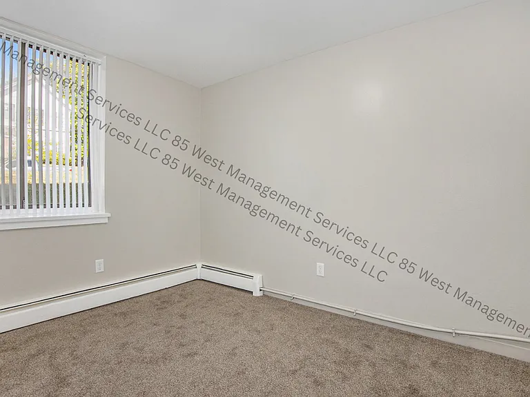 120 Leonard St NE — Photo 12