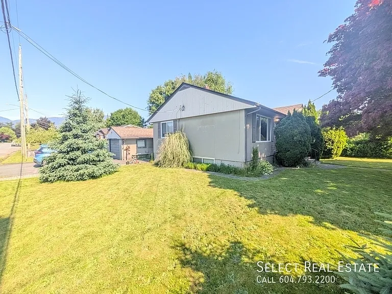 9425 Stanley St — Photo 3