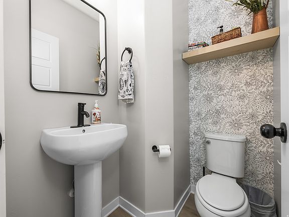 3rd image of 7884 N Seabiscuit Rd