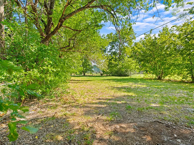 1029 Hoyt Ave — Photo 30