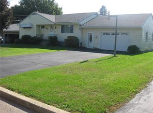 306 Pershing Dr, Farrell, PA 16121