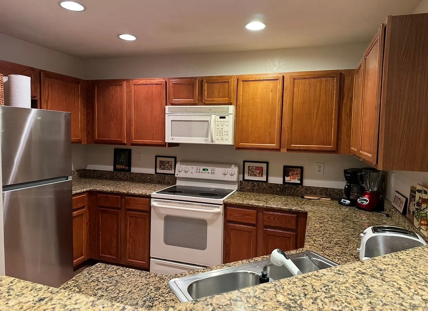 Furnished Second Floor Condo Unit — Photo 4