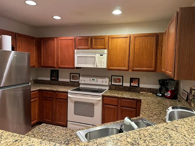 4600 E Moody Blvd #3J — Photo 4