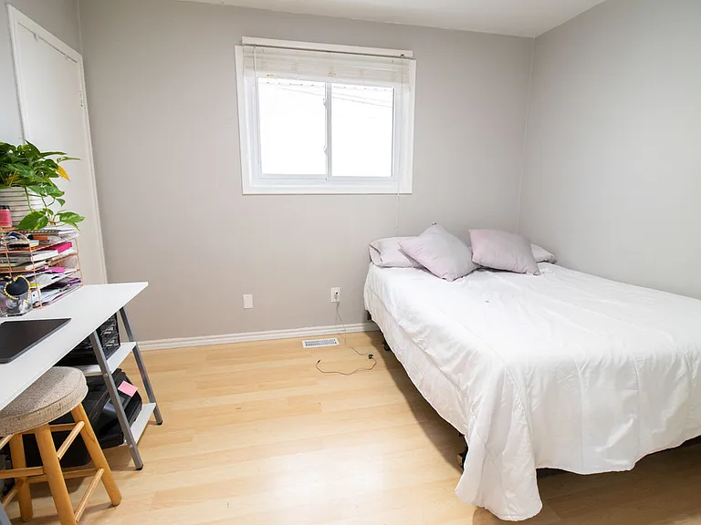 5 Alexandra Blvd — Photo 8
