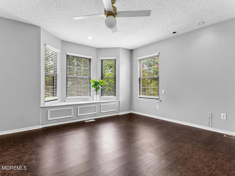 141 Old Orchard Ln — Photo 24