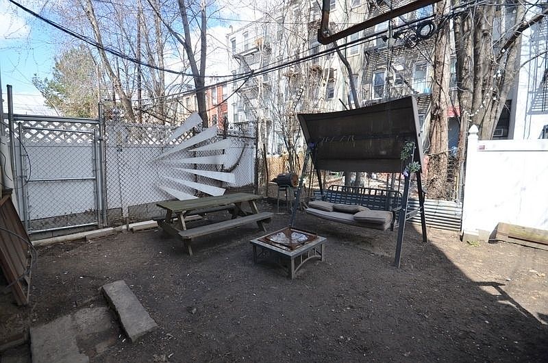 1st image of 153 Prospect Ave APT 1R