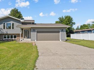 1403 12th St N, Wahpeton, ND 58075