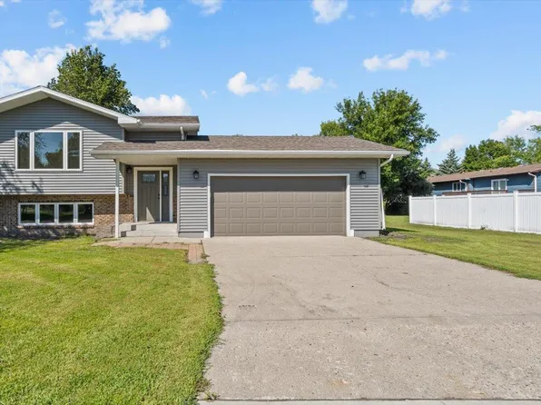 1403 12th St N, Wahpeton, ND 58075