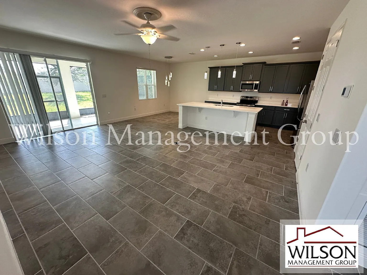 4 bed, 2.0 bath, 2094 sqft, $2,700 — Photo 4