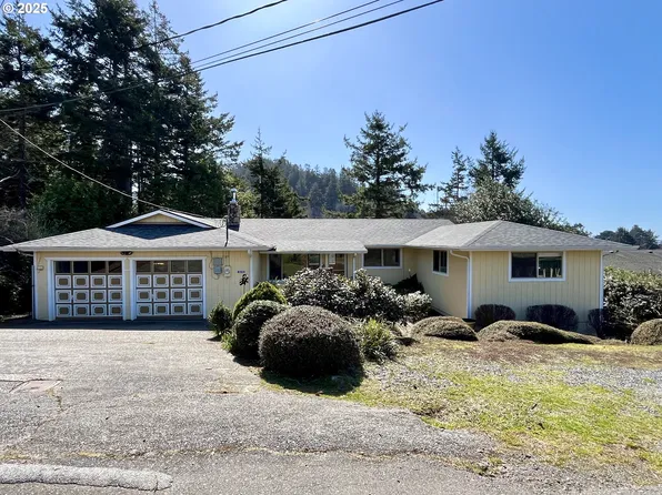 94318 Coldiron Hill Rd, Gold Beach, OR 97444
