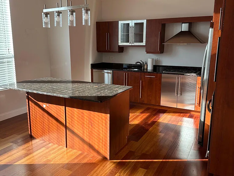 10 Ocean Ave #101 — Photo 9