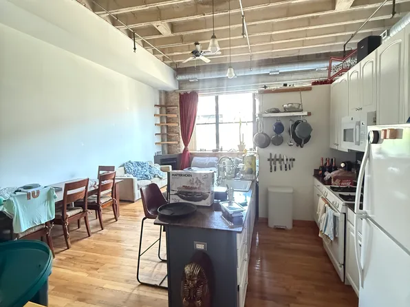 1600 W Adams St Unit 210, Chicago, IL 60612