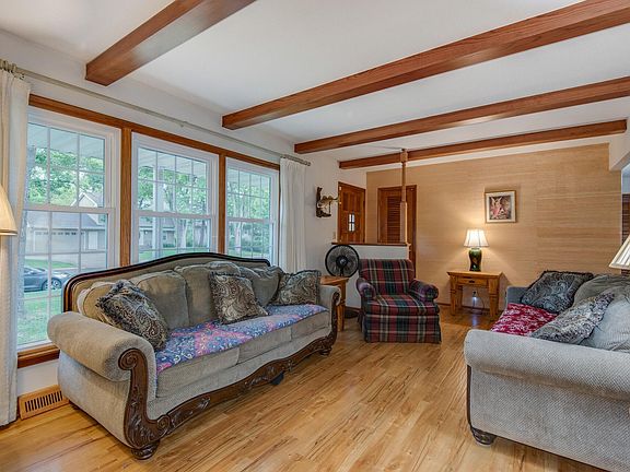 3rd image of 5001 W 82nd St