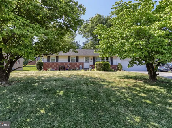 1154 Kochenderfer Rd, Lebanon, PA 17046