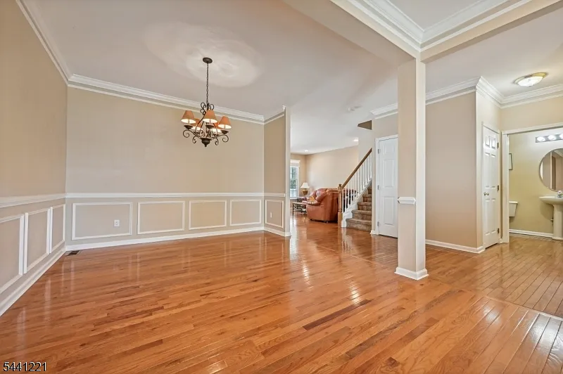 3 bed, 2.5 bath, $4,850 — Photo 2