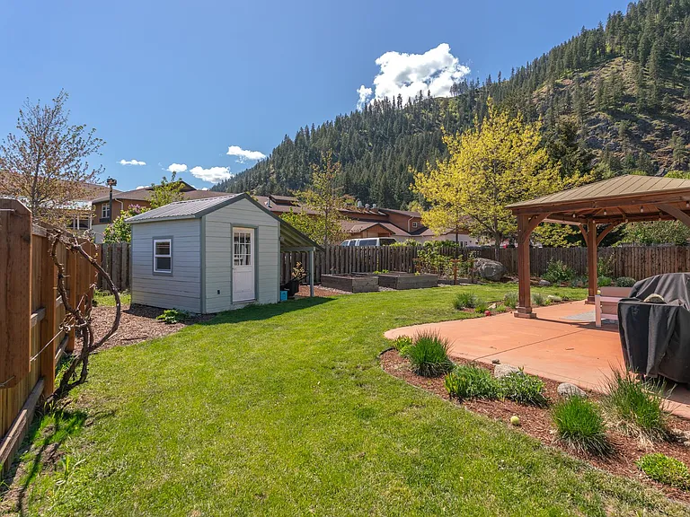 317 Meadow Dr — Photo 30