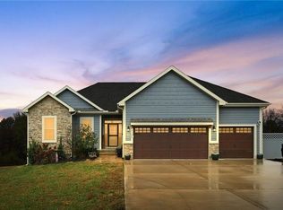 2102 N 147th St, Basehor, KS 66007