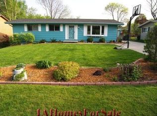 1812 W 12th St, Cedar Falls, IA 50613
