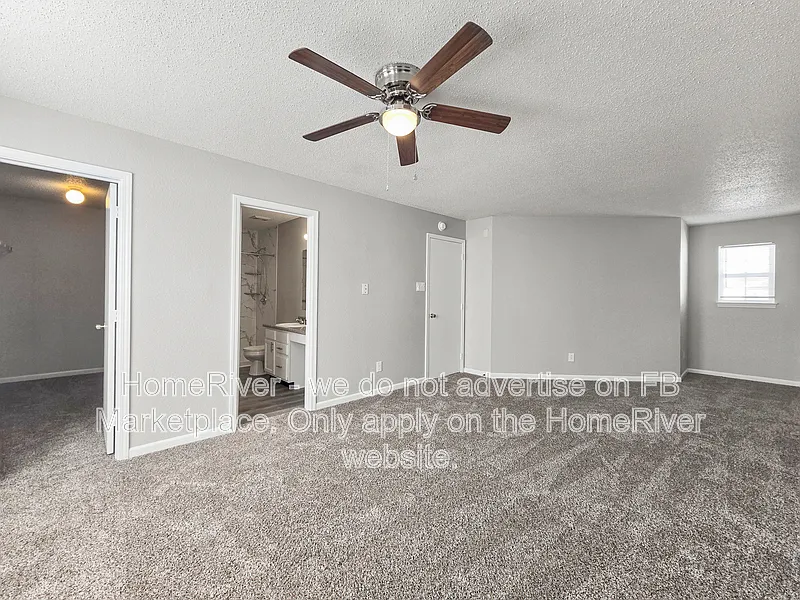 3 bed, 2.5 bath, 1759 sqft, $1,945 — Photo 3