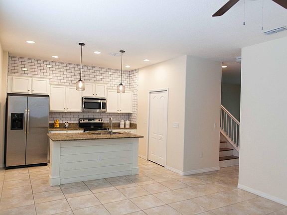 3rd image of 11238 Savannah Landing Cir
