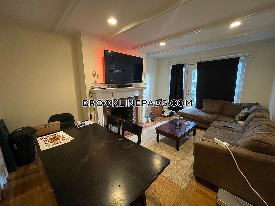 1st image of 81 Gibbs St #1A