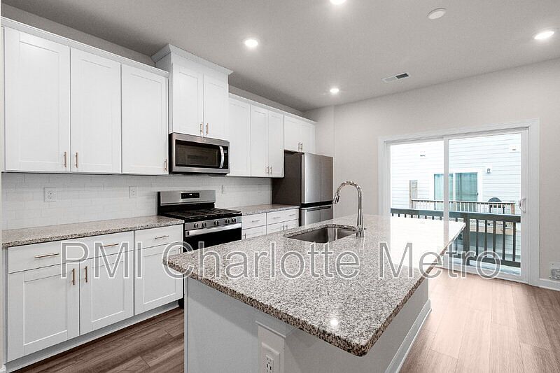 1st image of 4472 Millennium Ave