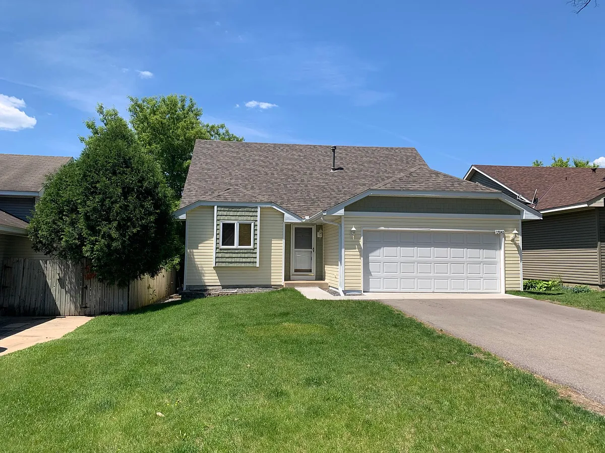 Welcome home to this charming home on a cul-de-sac. - 13161 Fordham Ct