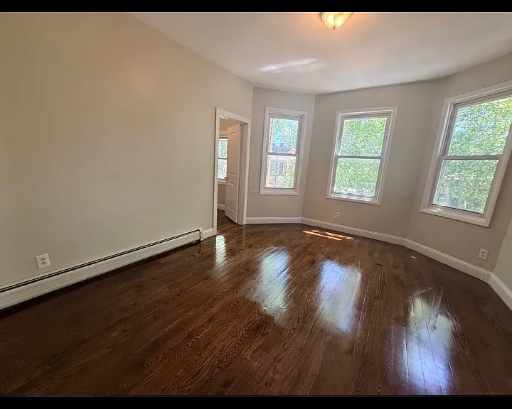 203 N 15th St #3L — Photo 3