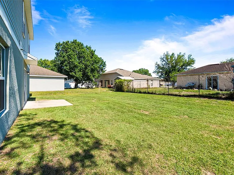 612 Linnet Ct — Photo 35