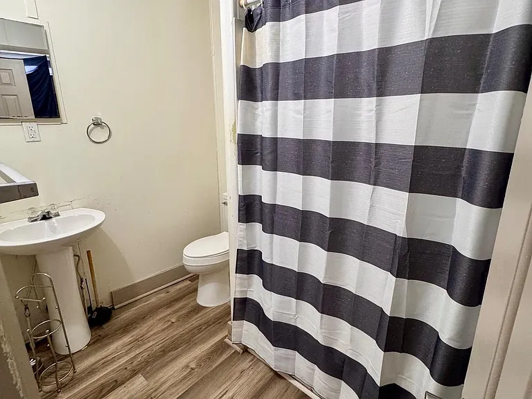 114 W Martin St #3 — Photo 7