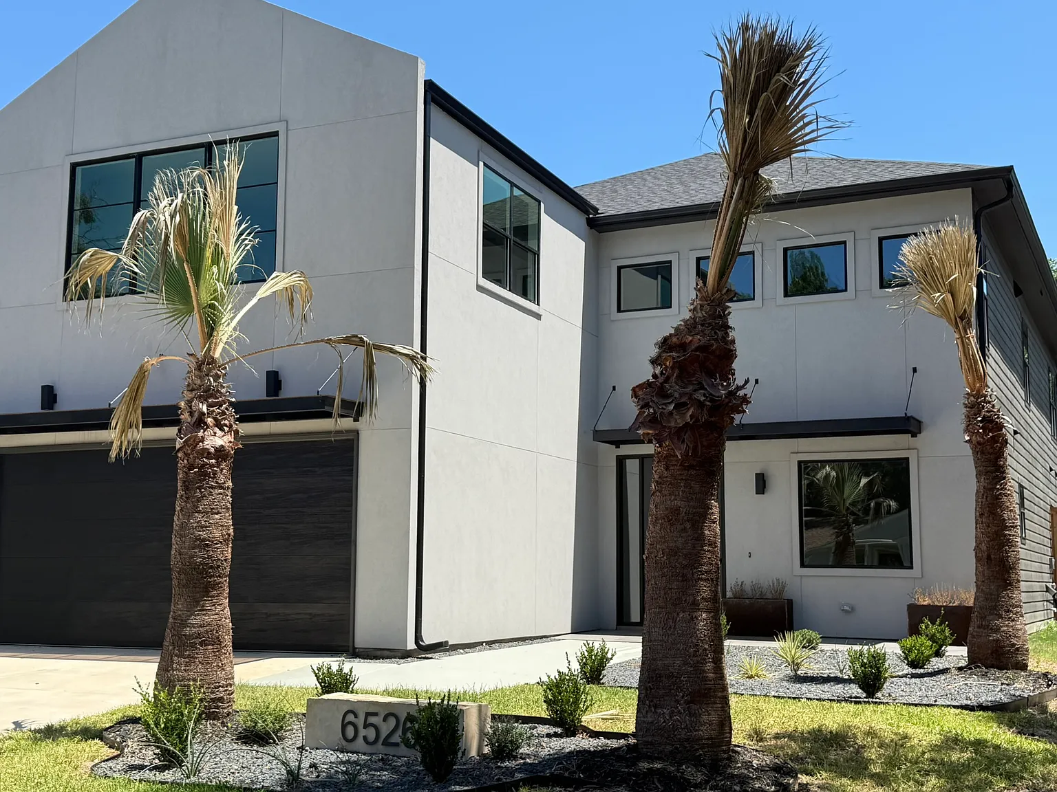 6 bed, 4500 sqft, $12,500 — Photo 2