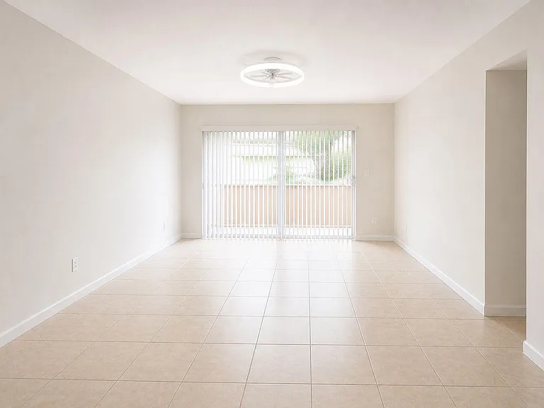 2730 Forest Hills Blvd #104 — Photo 1