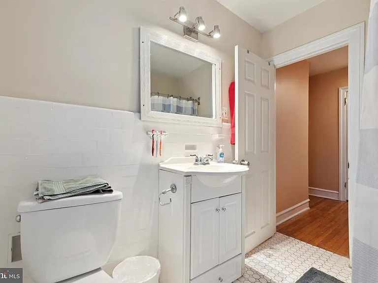 5400 Woodcrest Ave — Photo 44