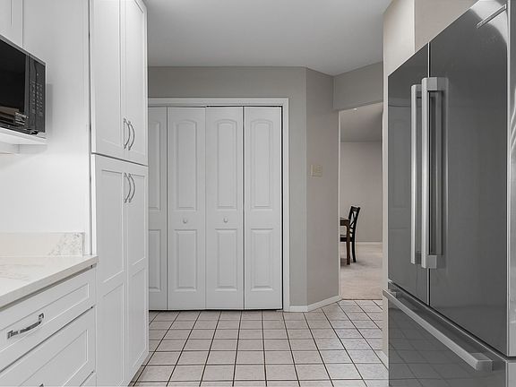 5th image of 3315 Water Oak Ct