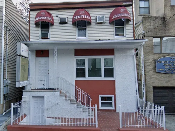 526 42nd Street image 2 of 18