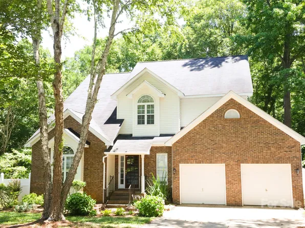 10101 Saffir Ct, Mint Hill, NC 28227