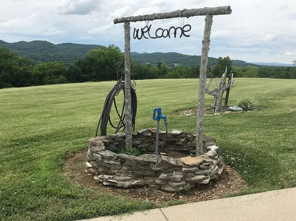 667 Paschal Rd, Readyville, TN 37149