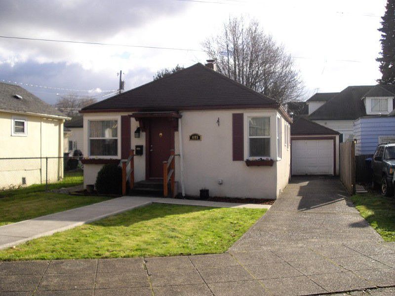 Cute home. Really close to downtown Renton amenities.