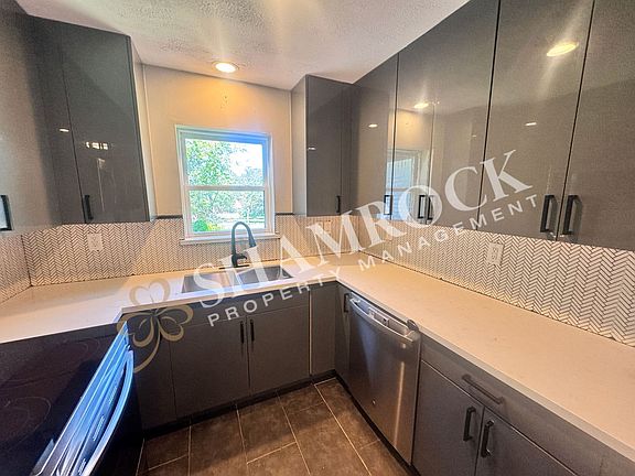 3rd image of 8914 Thrush Ln