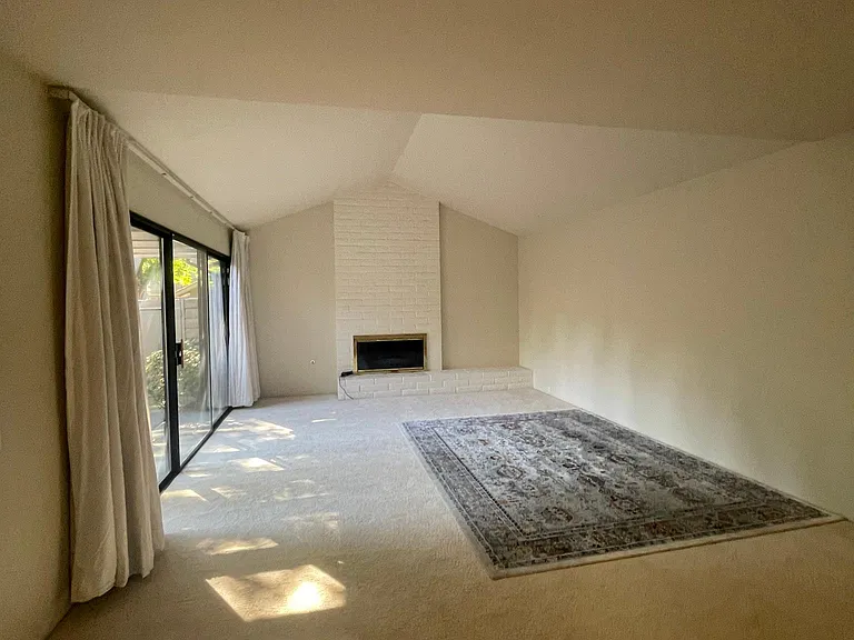 1915 Discovery Village Ln — Photo 7