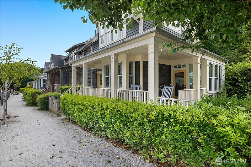 3rd image of 229 Compass Street