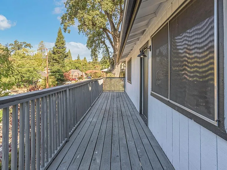 790 Spring St — Photo 4