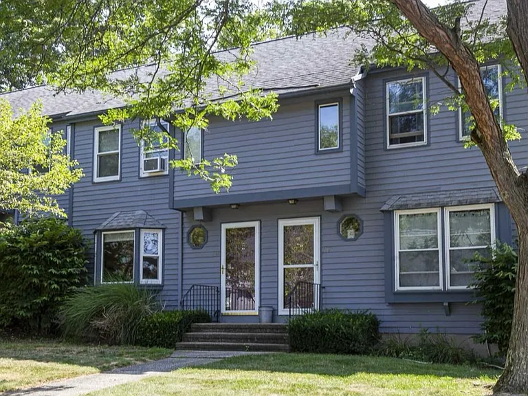 1 Abbott Rd — Photo 1