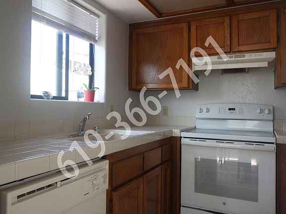 5th image of 3989 Lamont St