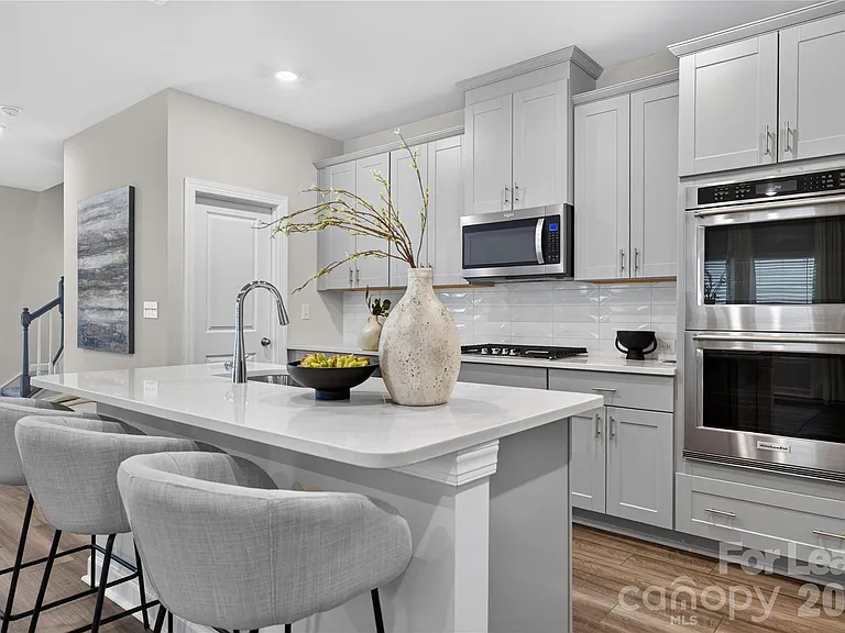 314 Hyssop Ct #109 — Photo 9