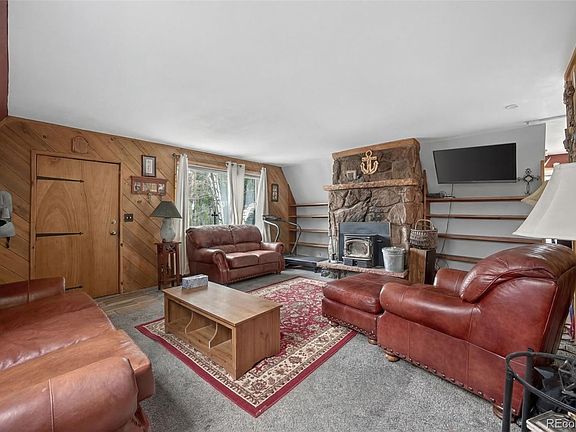 5th image of 240 Deer Road