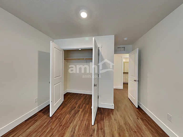 1407 E Ludlow Dr — Photo 20