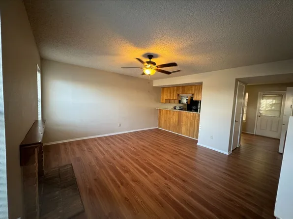 1227 Dallas Dr, Denton, TX 76205