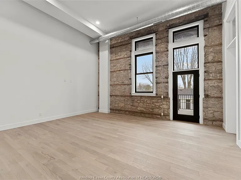 247 Brock St #201 — Photo 16